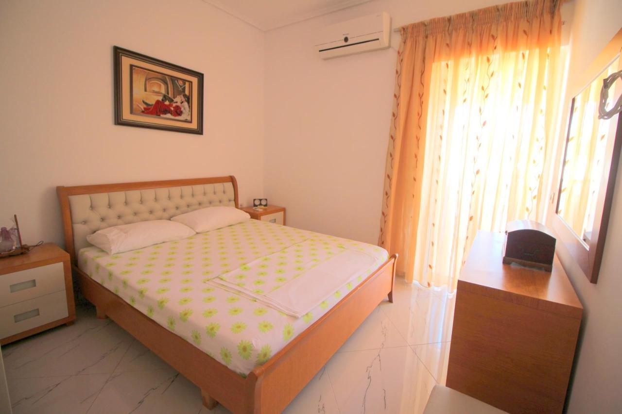 Klajdi Apartaments Sarande Exterior photo